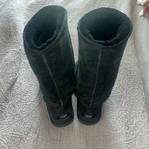 Black tall uggs